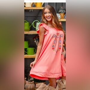 NWT Davi & Dani Embroidered Dress